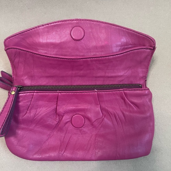 Steve Madden 100% Leather Pink Small Clutch With Zipper And Magnetic Closures - Picture 6 of 11